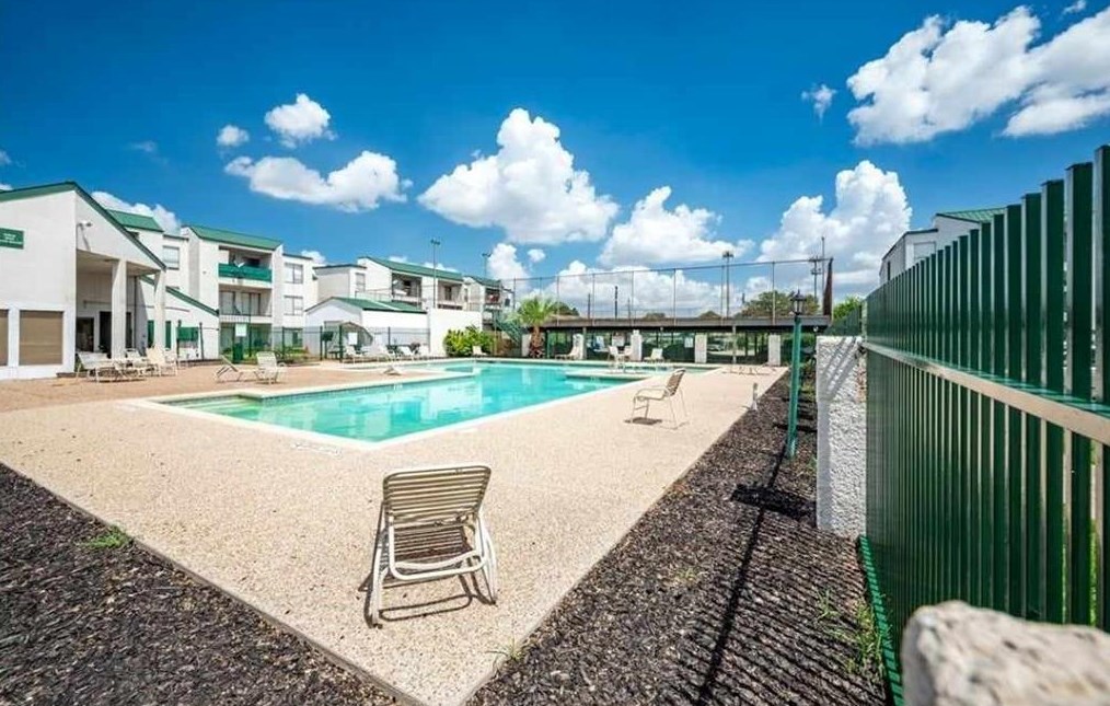 2814 Bartell Dr, Houston TX  77054-1478 exterior