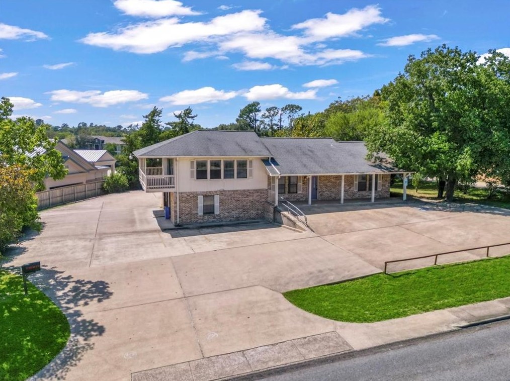49 State Highway 75, Huntsville, TX 77320-3863