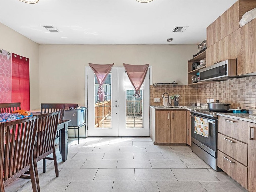 2009 Wavell, Houston TX  77088-4621 exterior