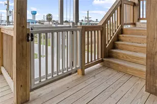 897 S Crystal Beach Rd, Crystal Beach, TX 77650 - Photo 8