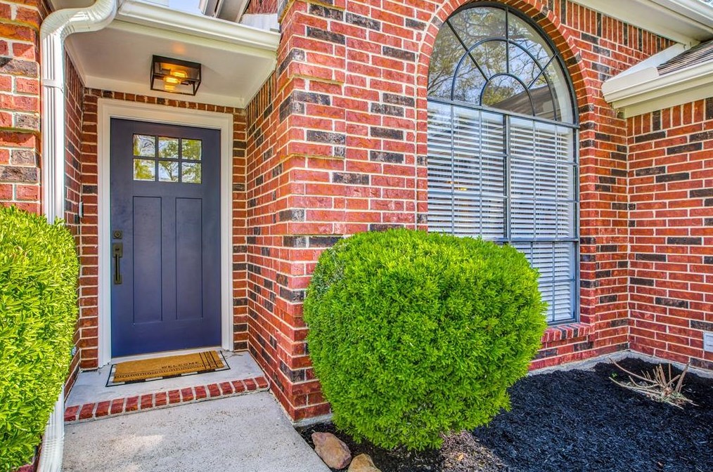 2 Mistybreeze Cir, Spring TX  77381-3015 exterior