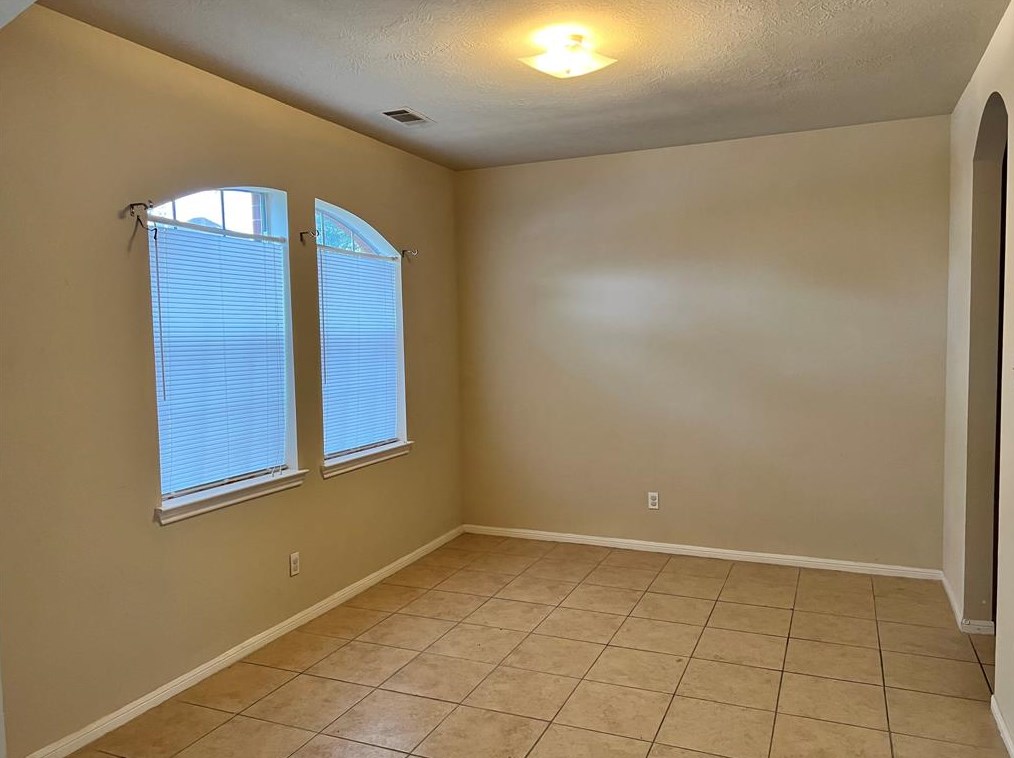 3931 Jan St, Fresno, TX 77545