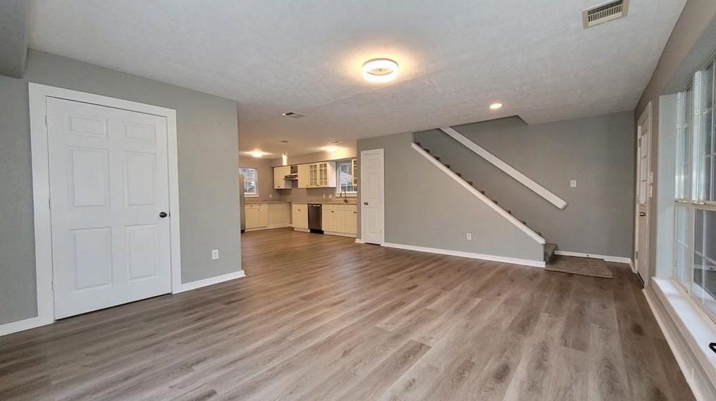 509 Spruce Dr, Conroe, TX 77302