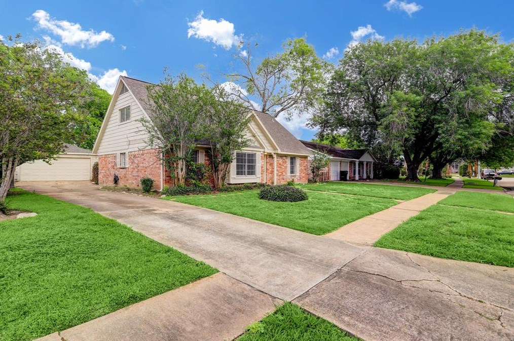 12346 Huntington Venture Dr, Houston, TX 77099