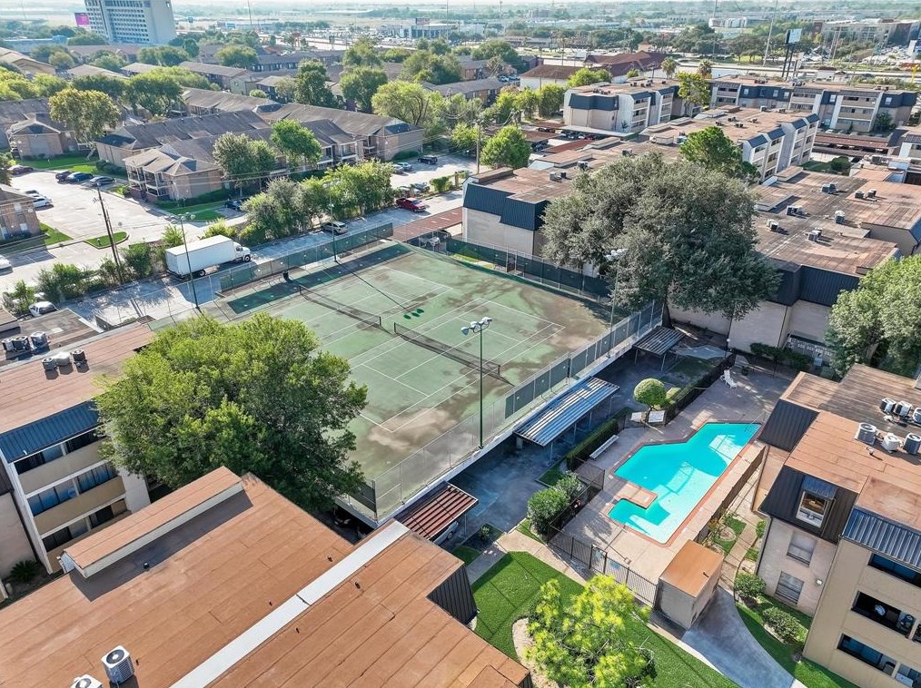 8417 Hearth Dr, Houston TX  77054-2749 exterior