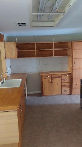 10718 Plainfield St, Houston, TX 77031-1021