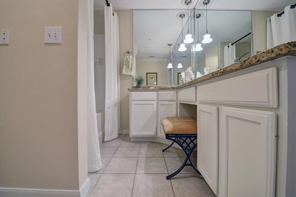 5353 Memorial Dr, Houston TX  77007-8266 exterior