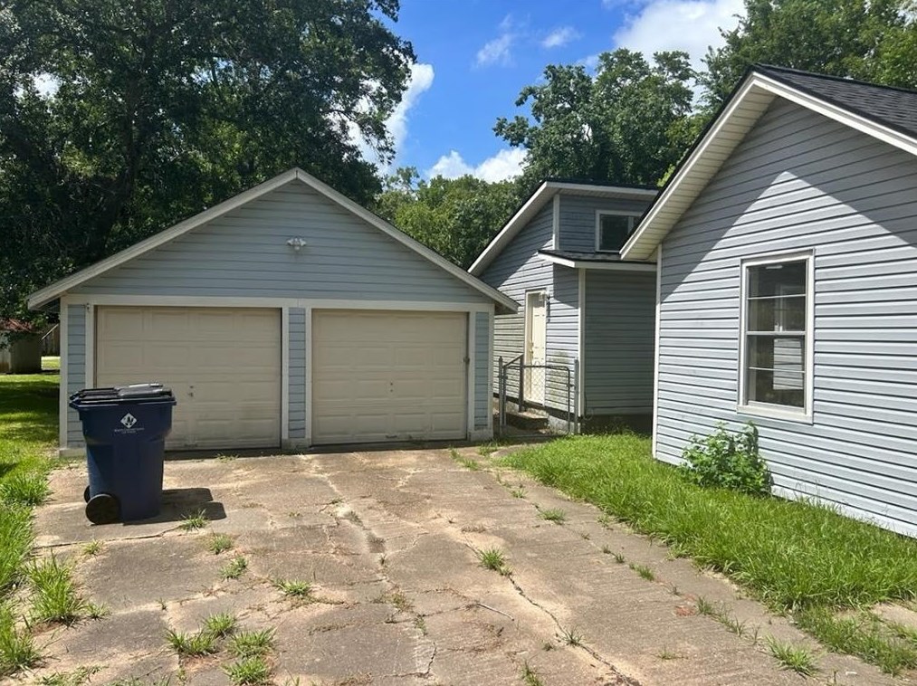 620 E Cedar St, Angleton, TX 77515