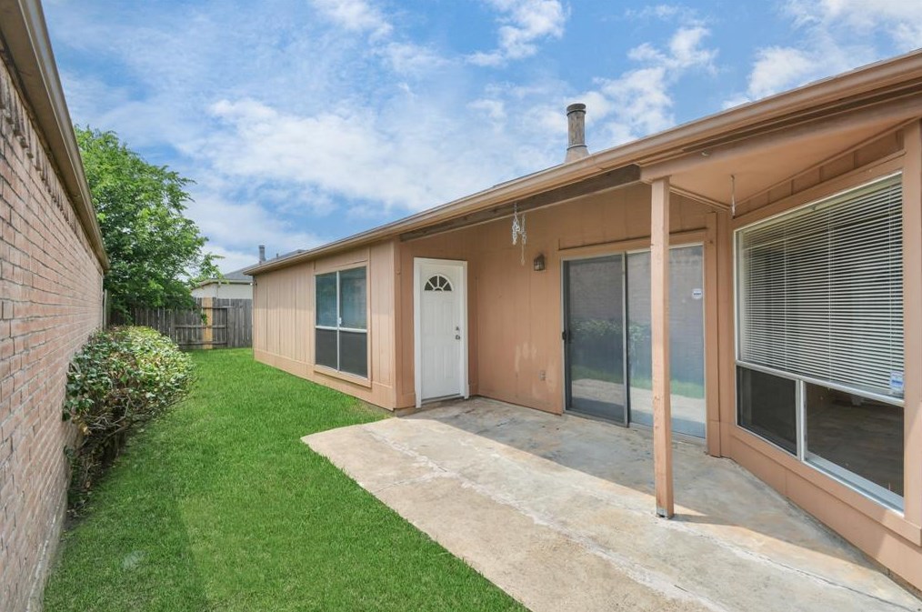 9306 Clipperwood Pl, Houston TX  77083-6830 exterior
