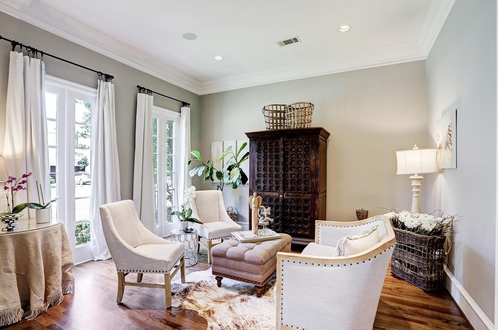 11328 Surrey Oaks Ln, Houston TX  77024-6726 exterior