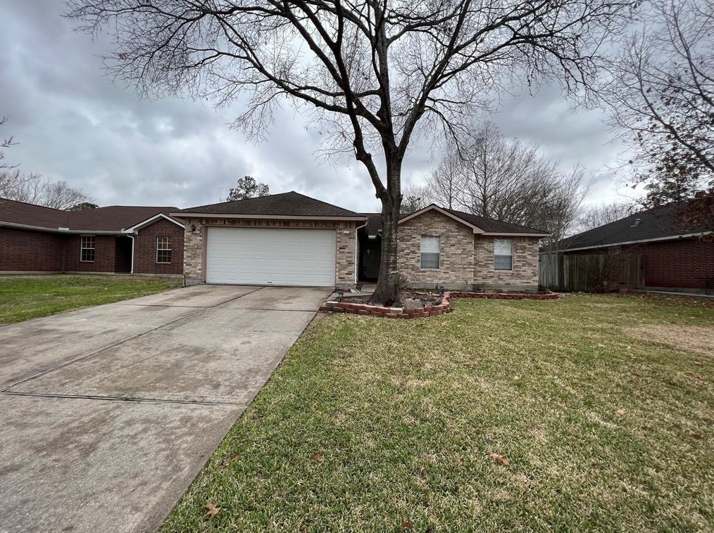 16888 N Bob White Dr, Conroe, TX 77385