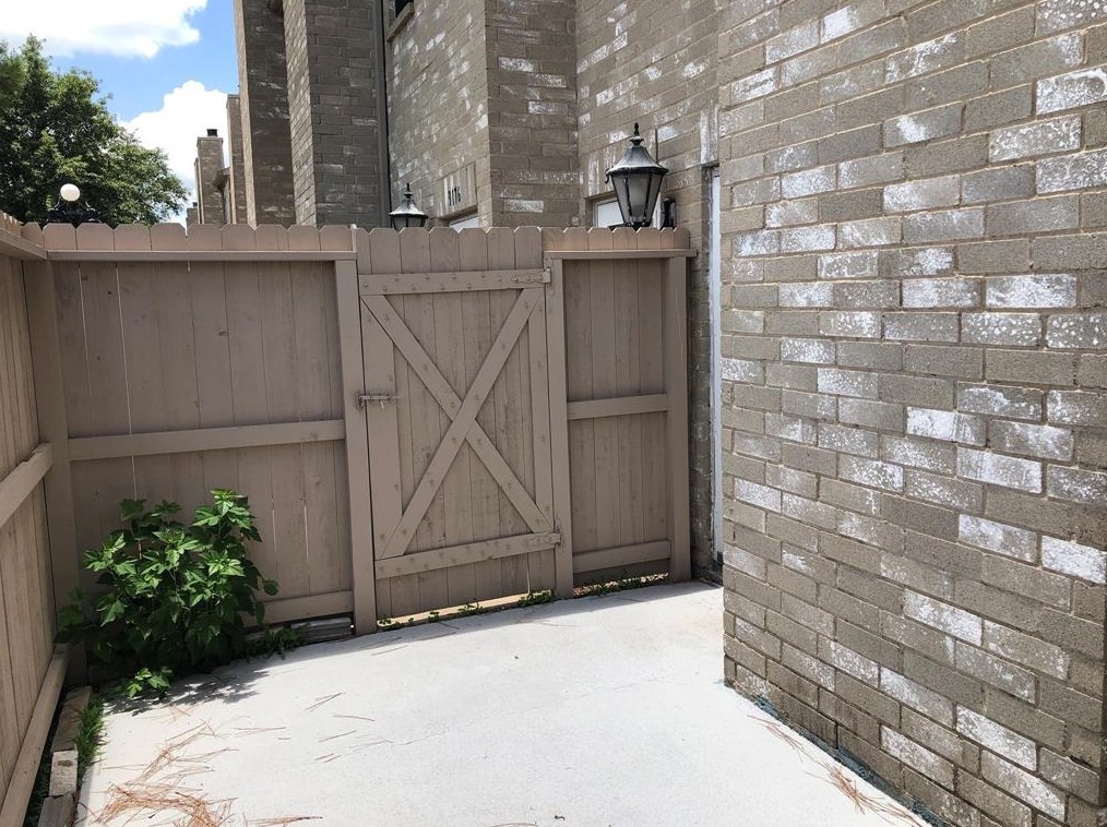 3178 Holly Hall St, Houston TX  77054-4136 exterior