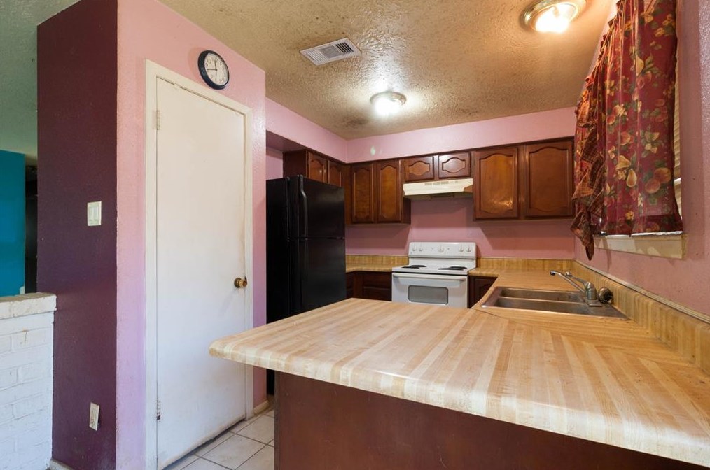 2523 Heritage Colony Dr, Houston TX  77598-3205 exterior