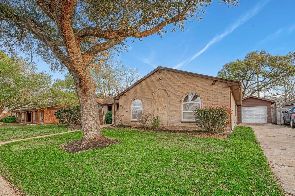 9634 Wellsworth Dr, Houston, TX 77083