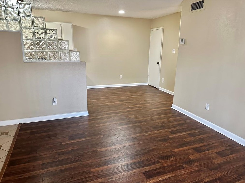 2750 Holly Hall St #703, Houston, TX 77054