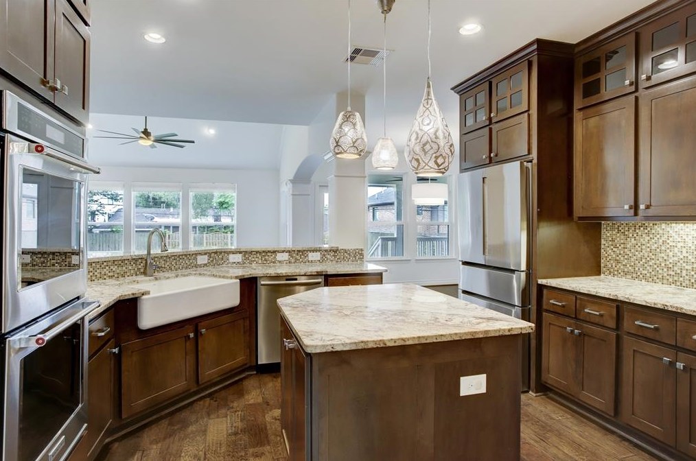 4935 Glenmeadow Dr, Houston TX  77096-4209 exterior