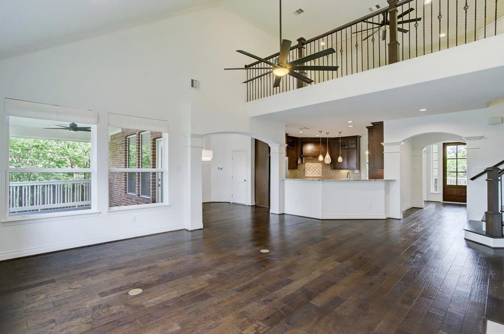 4935 Glenmeadow Dr, Houston TX  77096-4209 exterior