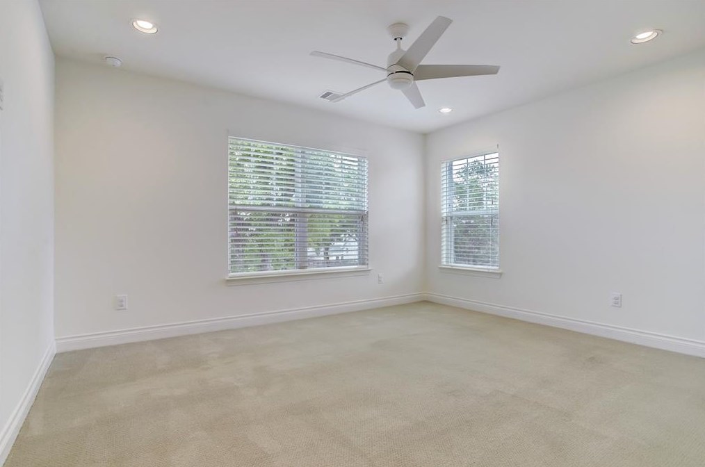 4935 Glenmeadow Dr, Houston TX  77096-4209 exterior
