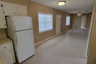 802 Avenue K, Galveston, TX 77550 - Photo 2