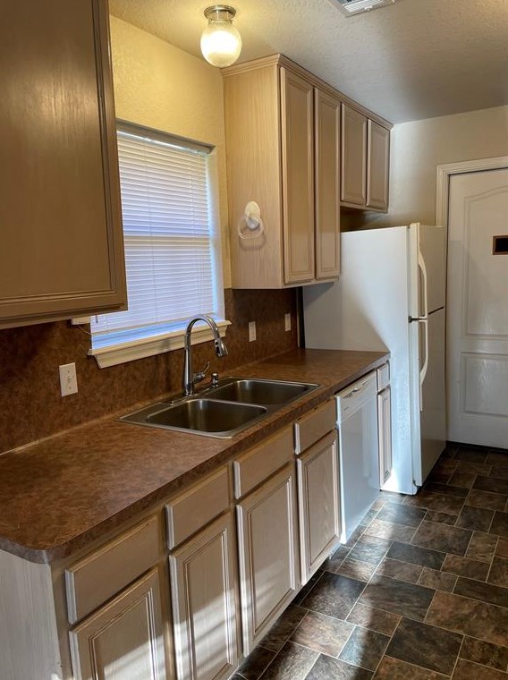 139 Silverbell Cir, Richwood, TX 77566