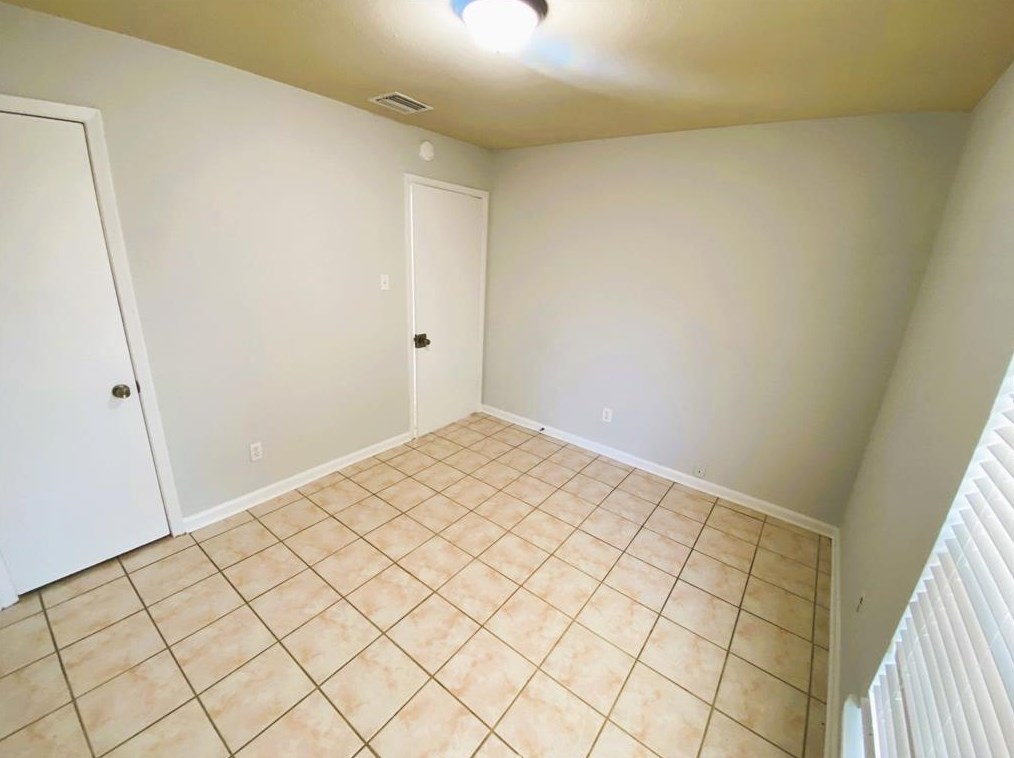 9811 Hannon Dr, Houston TX  77040-3842 exterior