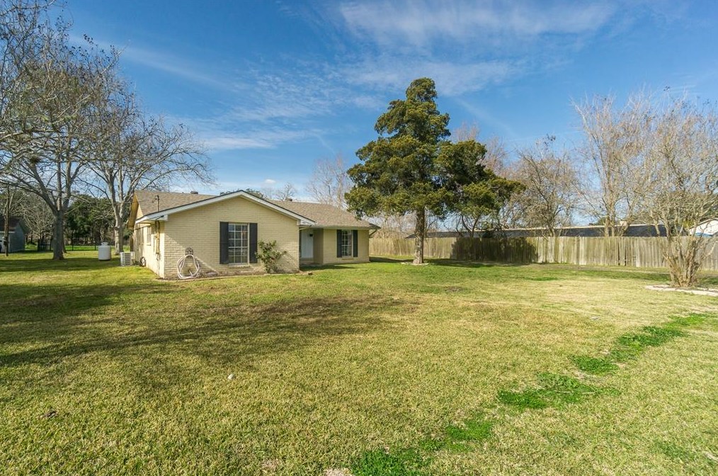 4604 S Tower Rd, Santa Fe, TX 77517