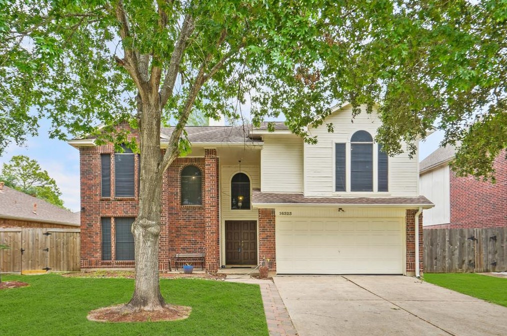 16323 Ember Hollow Ln, Sugar Land, TX 77498