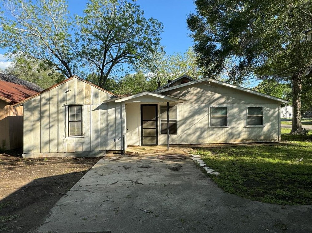 801 Hayden St, Jones Creek TX  77437-3618 exterior