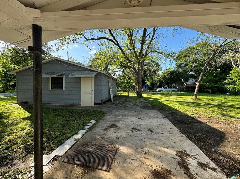 801 Hayden St, Jones Creek TX  77437-3618 exterior