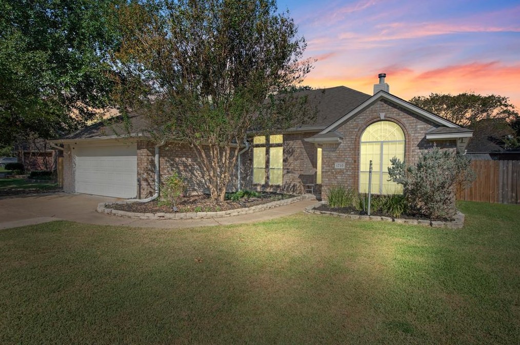 1719 Starling Dr, College Station, TX 77845