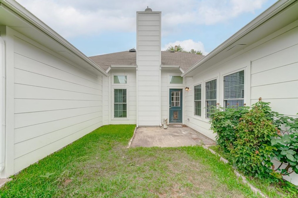 11503 Autumn Chase Dr, Houston TX  77065-4925 exterior