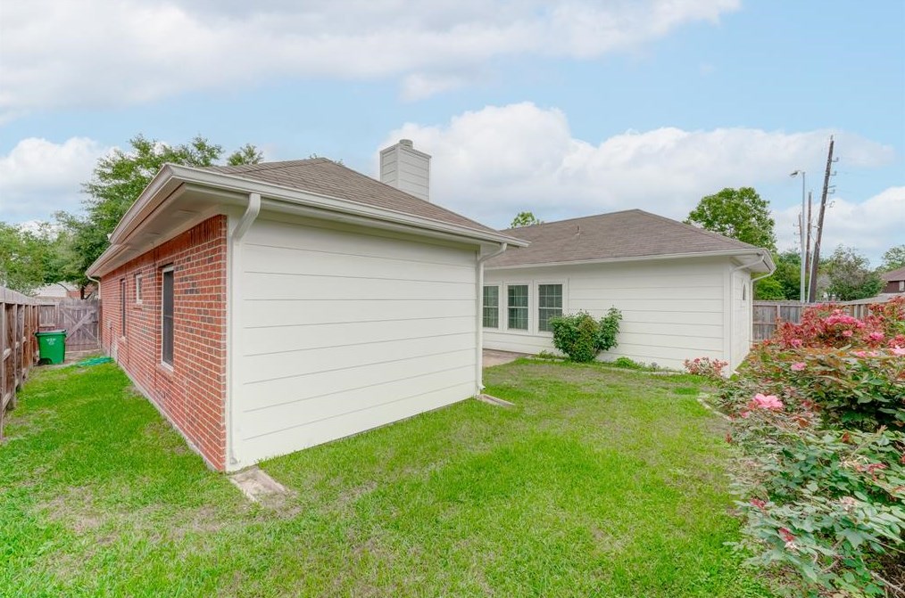 11503 Autumn Chase Dr, Houston TX  77065-4925 exterior