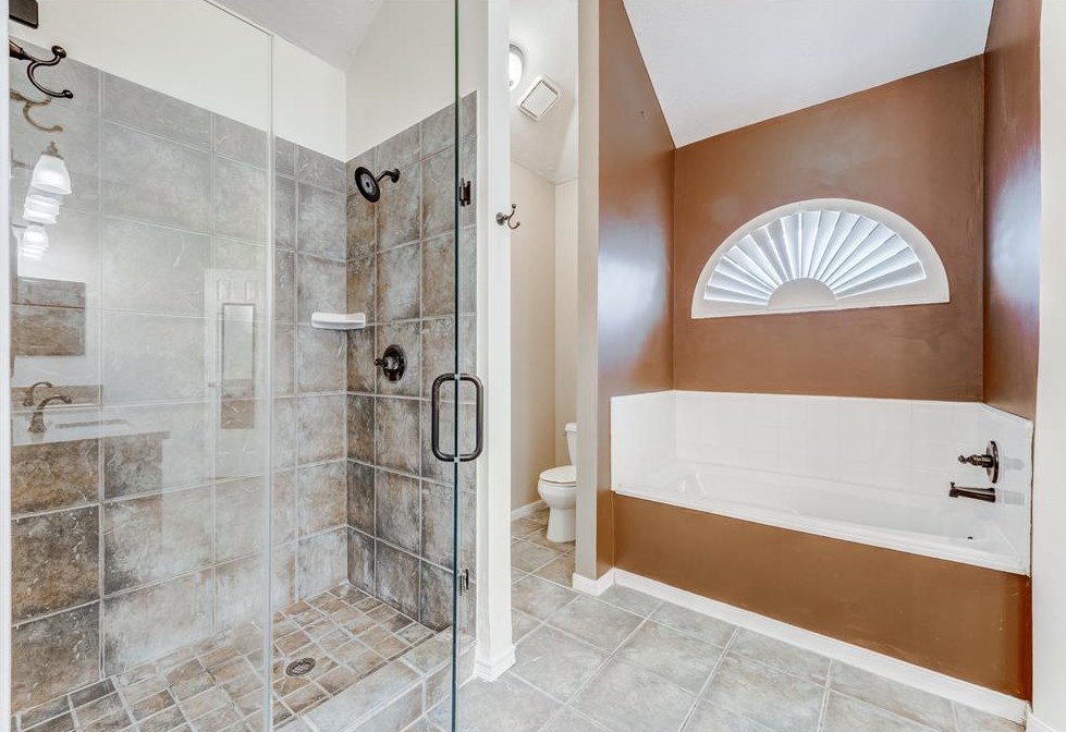 11503 Autumn Chase Dr, Houston TX  77065-4925 exterior