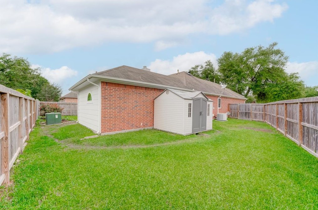 11503 Autumn Chase Dr, Houston TX  77065-4925 exterior
