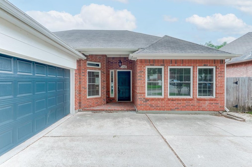 11503 Autumn Chase Dr, Houston, TX 77065-4927