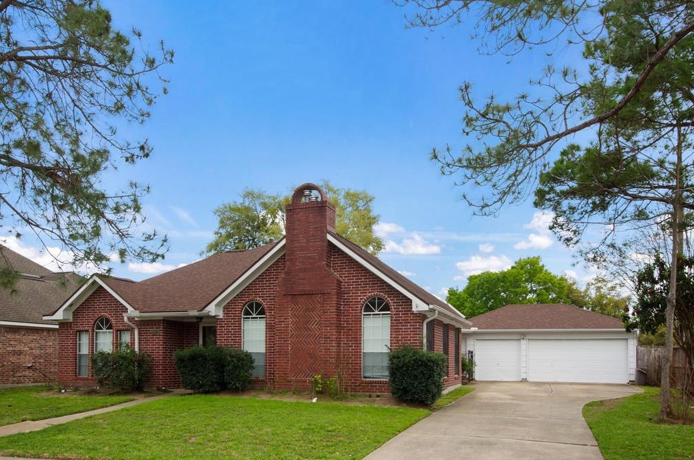9902 Sage Lee Dr, Houston, TX 77089