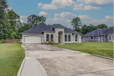 1006 Spanish Drive, Dayton, TX 77535 - Photo 2