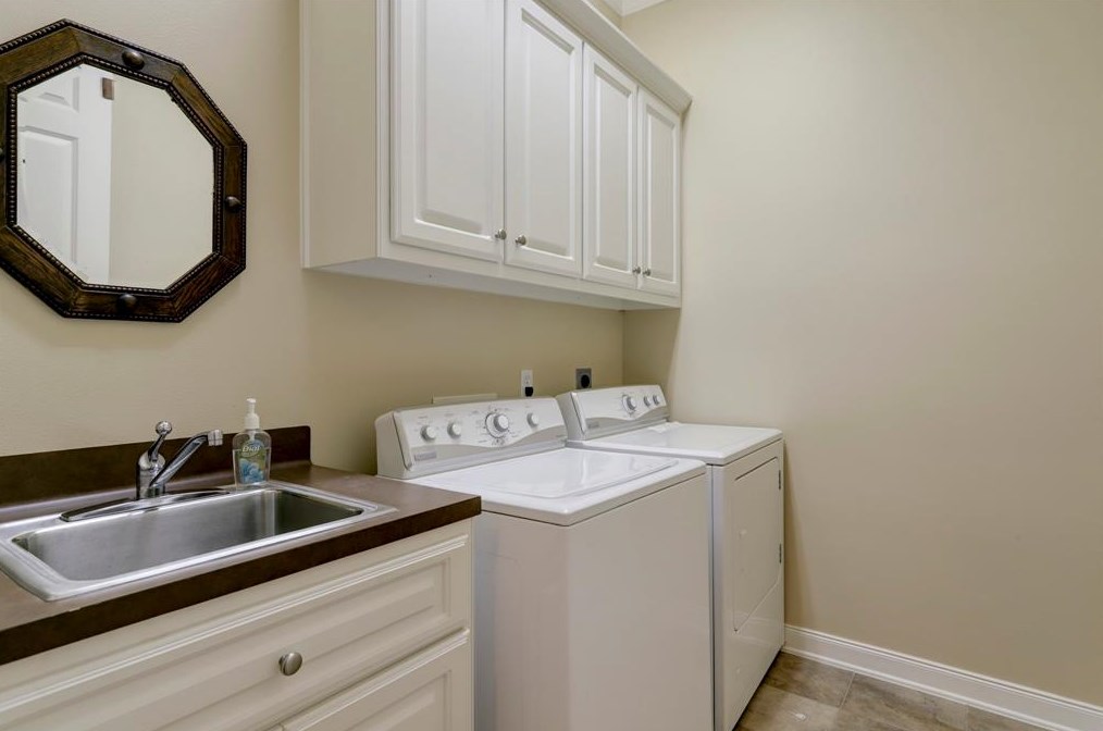11438 Legend Mnr Dr, Houston TX  77082-3077 exterior