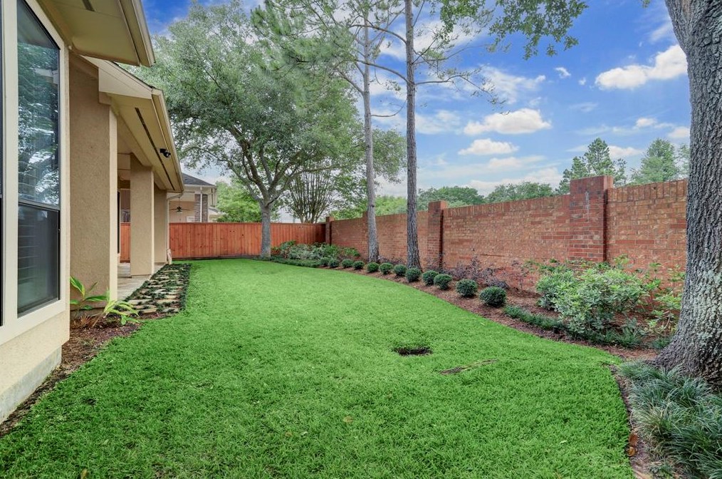 11438 Legend Mnr Dr, Houston TX  77082-3077 exterior