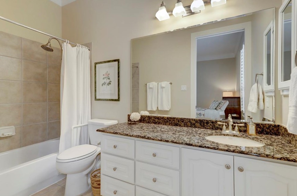 11438 Legend Mnr Dr, Houston TX  77082-3077 exterior