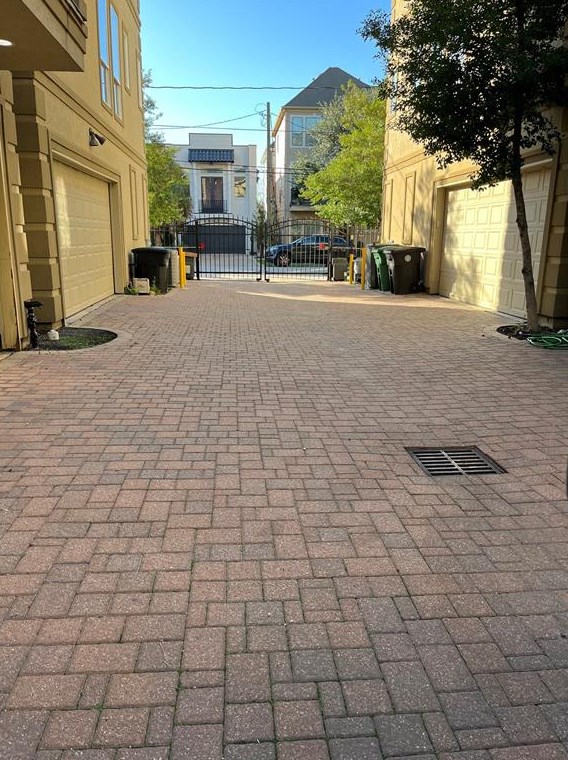 1308 Birdsall St, Houston, TX 77007