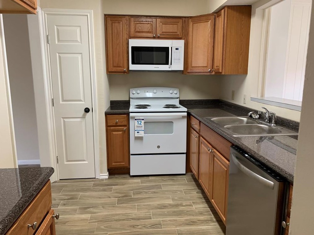 12194 Beamer Rd, Houston, TX 77089
