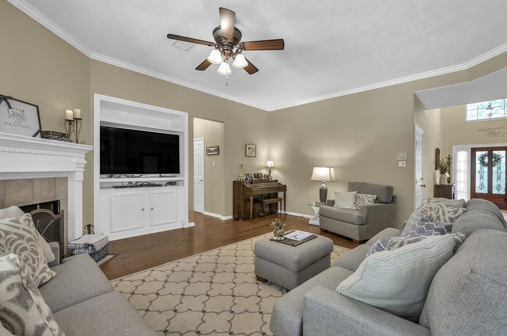 49 Peaceful Cyn Cir, Spring TX 77381-4486 exterior