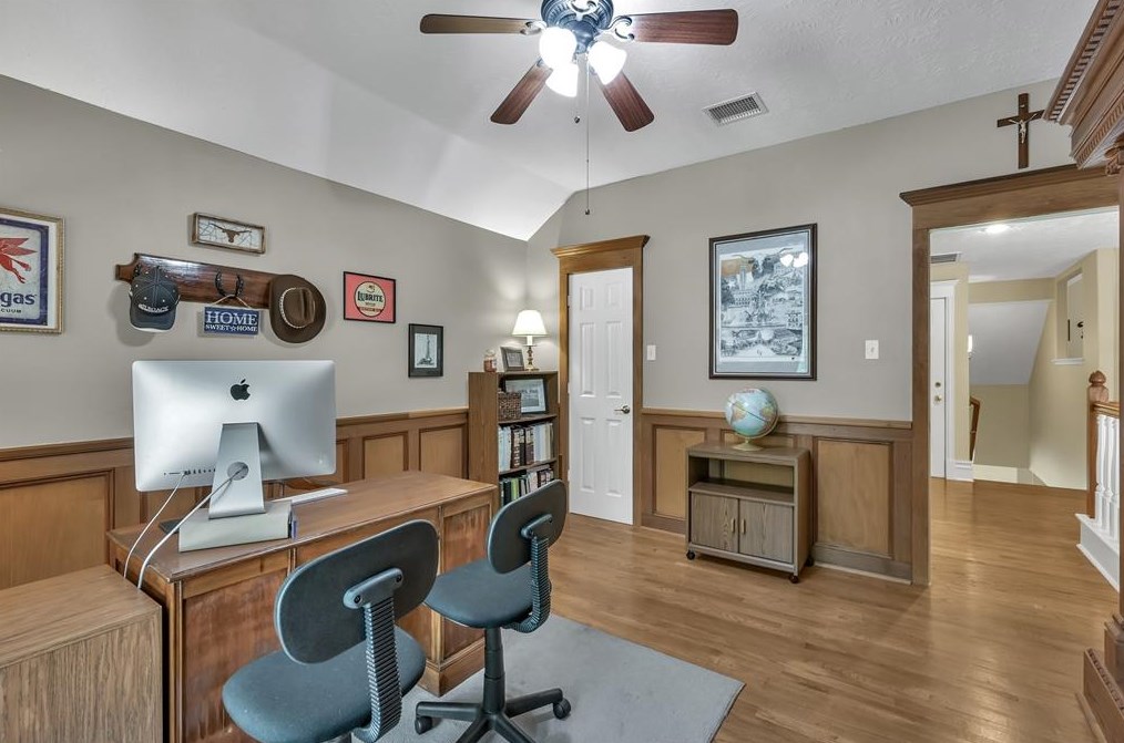 49 Peaceful Cyn Cir, Spring TX 77381-4486 exterior