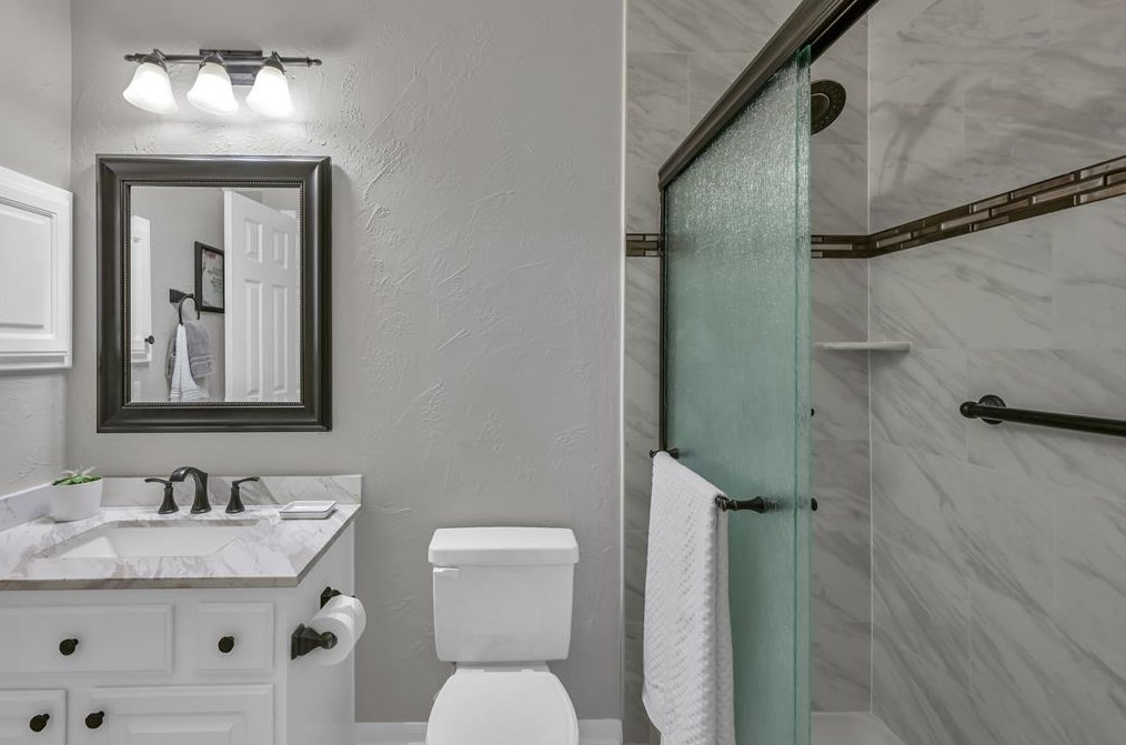 49 Peaceful Cyn Cir, Spring TX 77381-4486 exterior