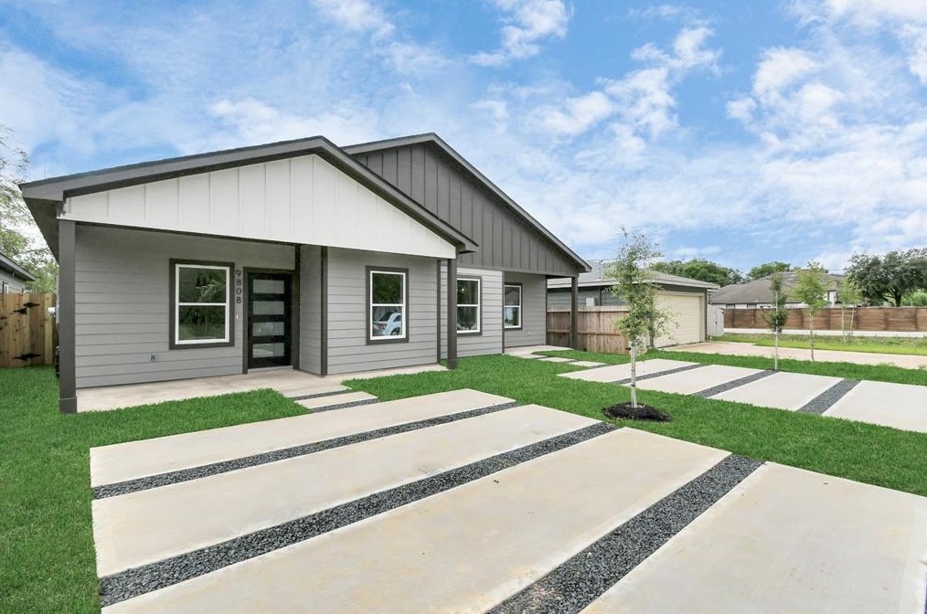 9806 Nedwald St, Houston, TX 77029-4228