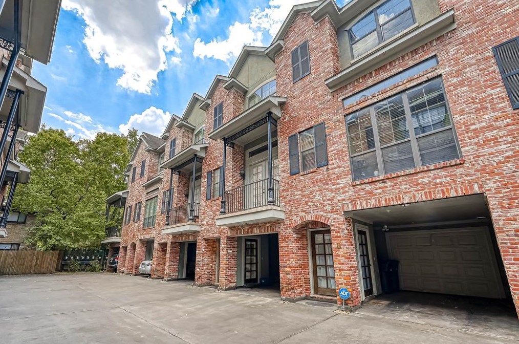 2346 Camden Dr Apt C, Houston, TX