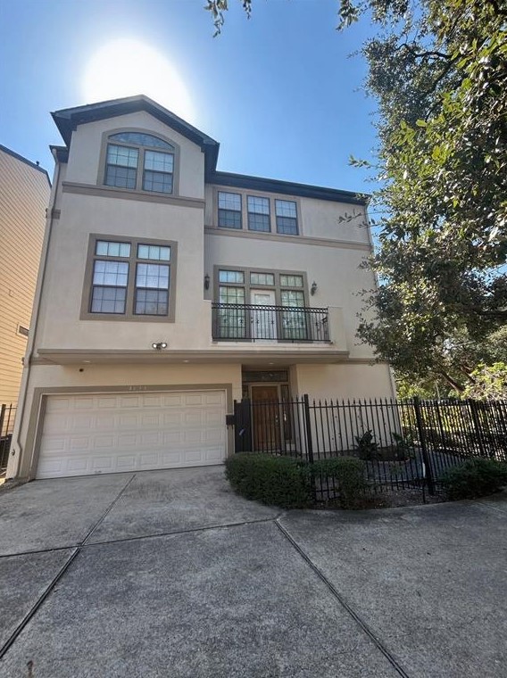 4819 Jackson St, Houston, TX 77004-5626