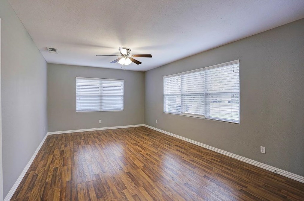 9618 Westview Dr, Houston TX  77055-4322 exterior