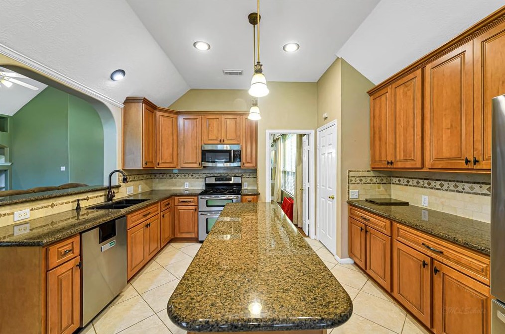 2507 Crystal Lk Ct, Richmond TX 77406-1800 exterior